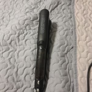 Kim Kimble hair straightener